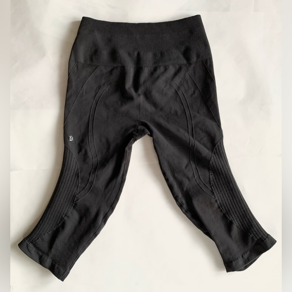 Lululemon Cropped Yoga Pants